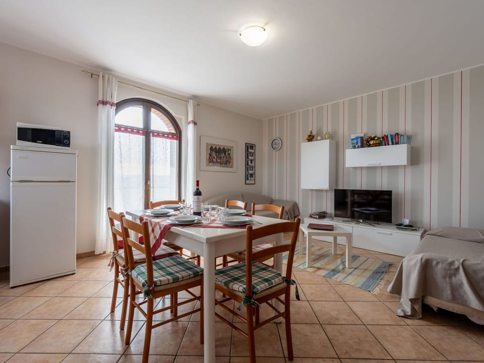 Table, Furniture, Property, Chair, Wood, Interior Design, Window, Flooring, Floor, Kitchen & Dining Room Table