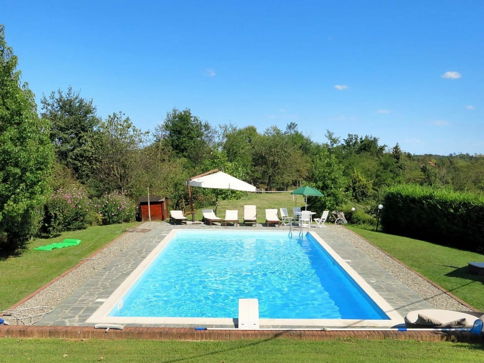 Swimming Pool, Property, Grass, Real Estate, House, Estate, Leisure, Backyard, Building, Vacation