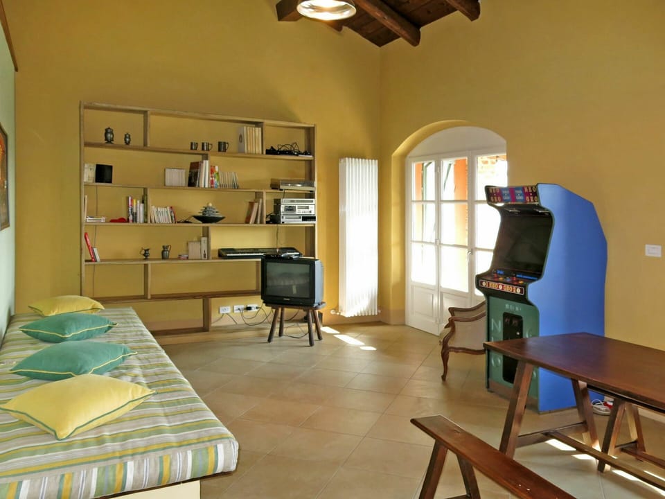 Room, Furniture, Property, Building, Interior Design, Floor, Wall, House, Ceiling, Table