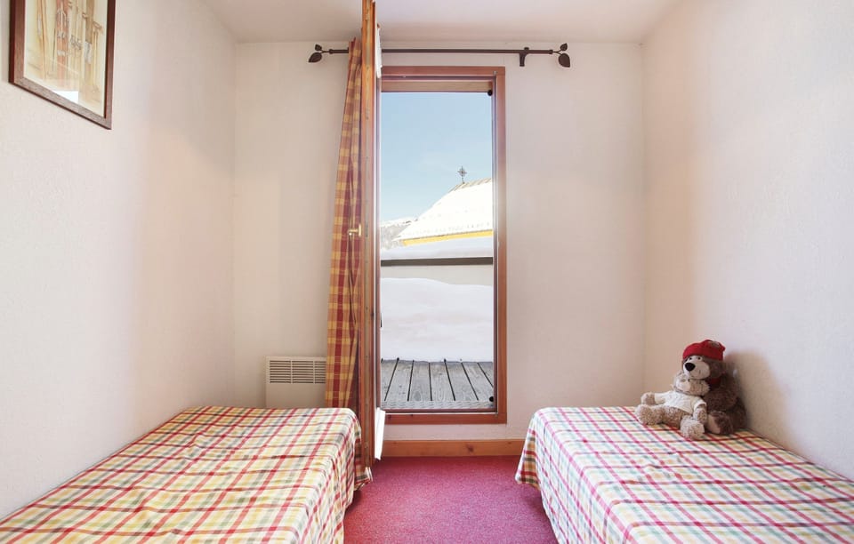 Get a peaceful night sleep in our cozy bedroom - Please note that bedding configurations vary!