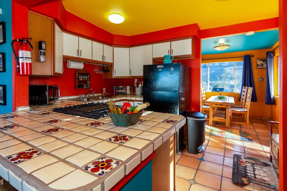 CaplingerCabin_Web_Kitchen2
