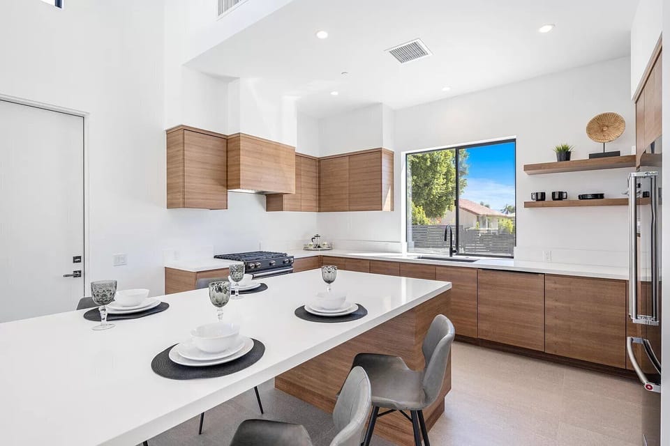 Kitchen with Island Seating