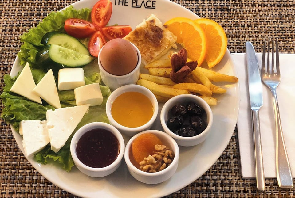 Daily local cuisine breakfast for a fee