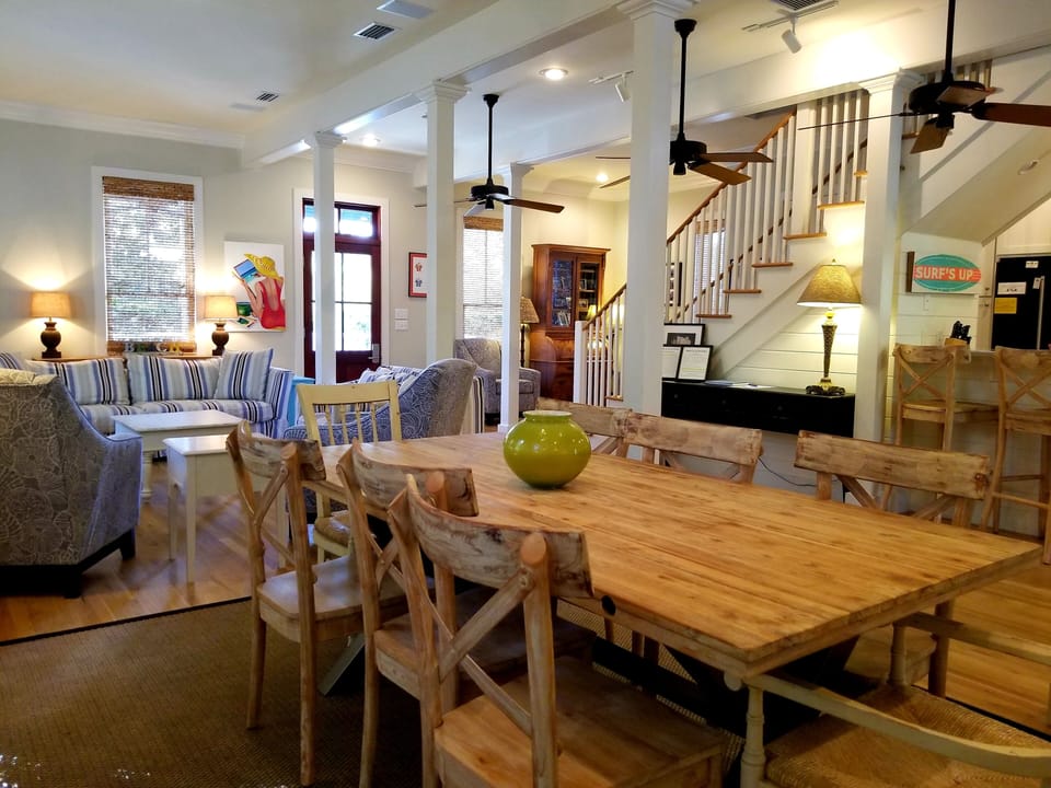 Dining (1)!
