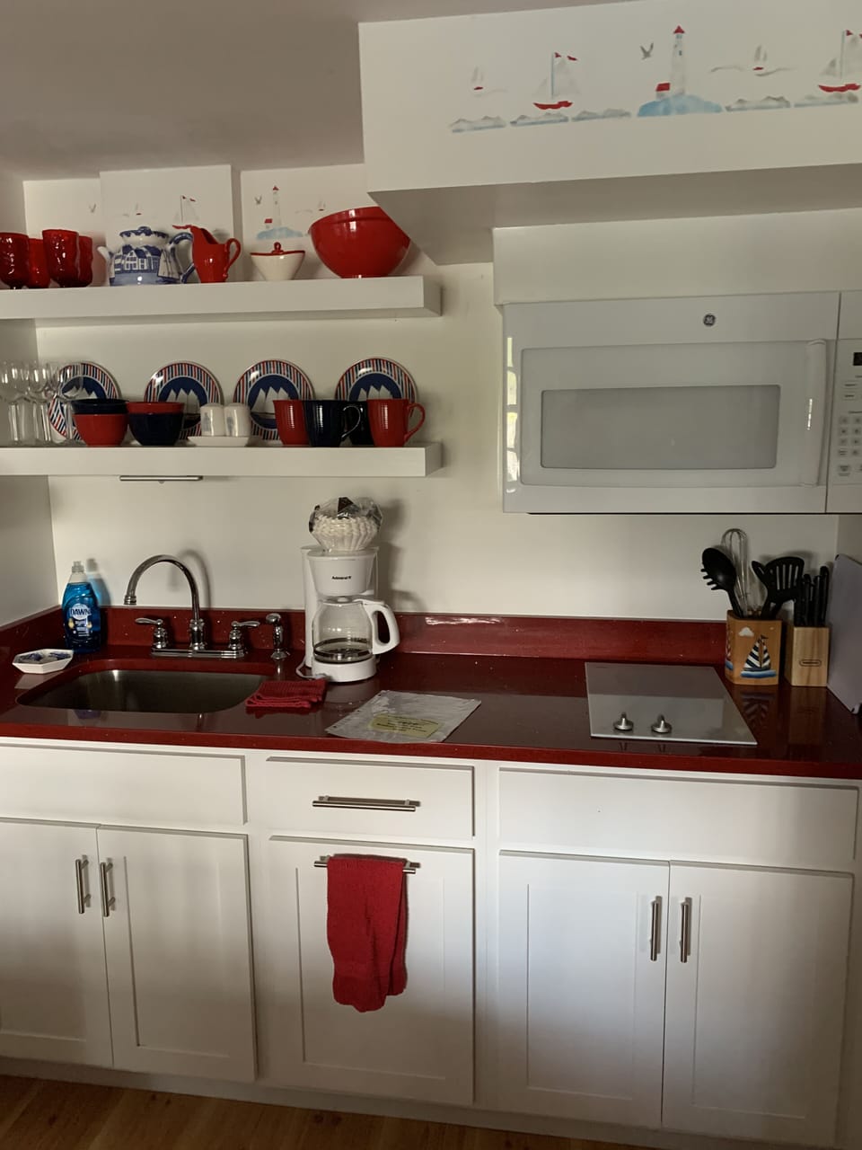 Lovely new, well equipped galley kitchen.