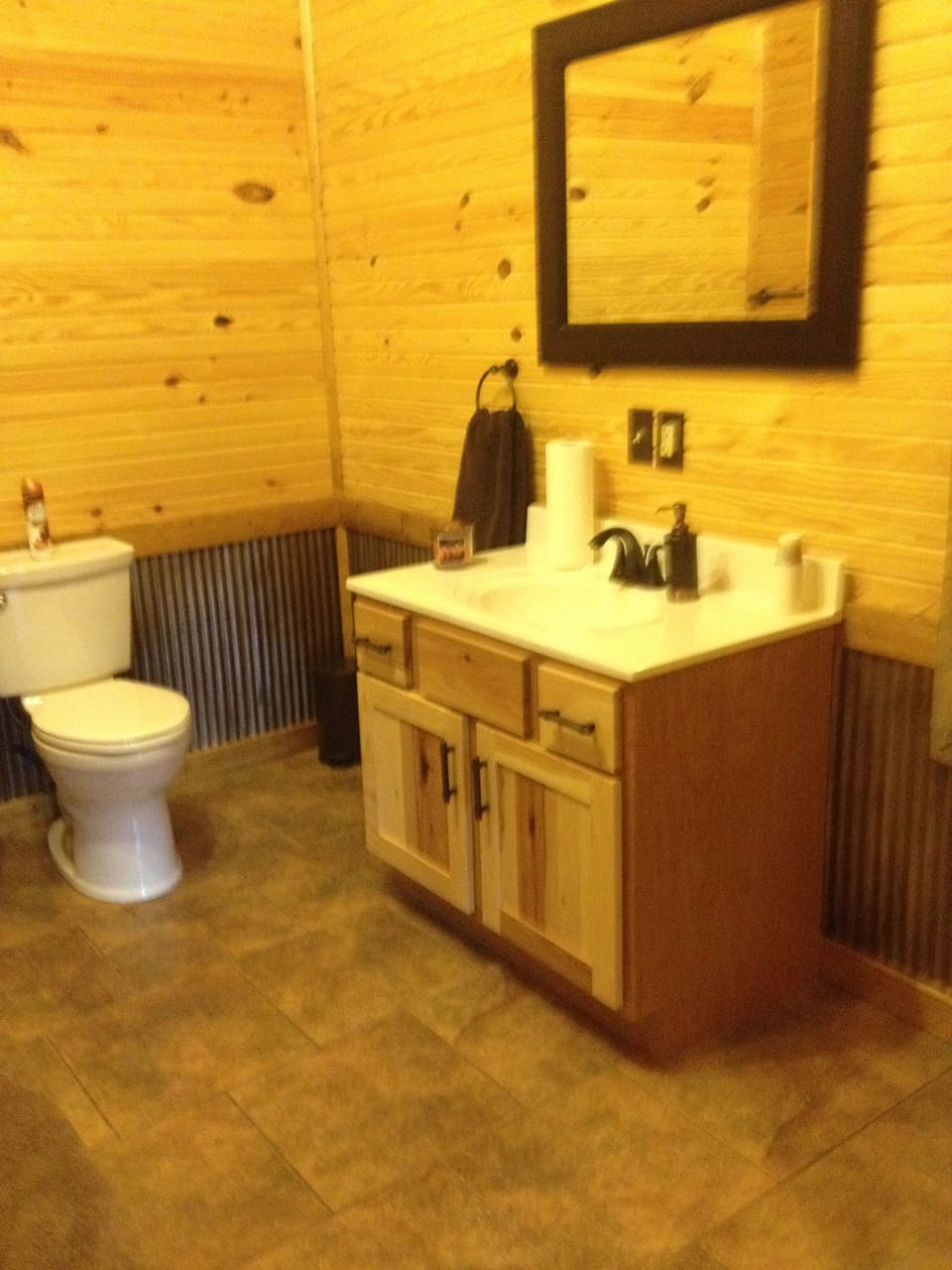 1 of 2 upstairs bathrooms. They're identical. 