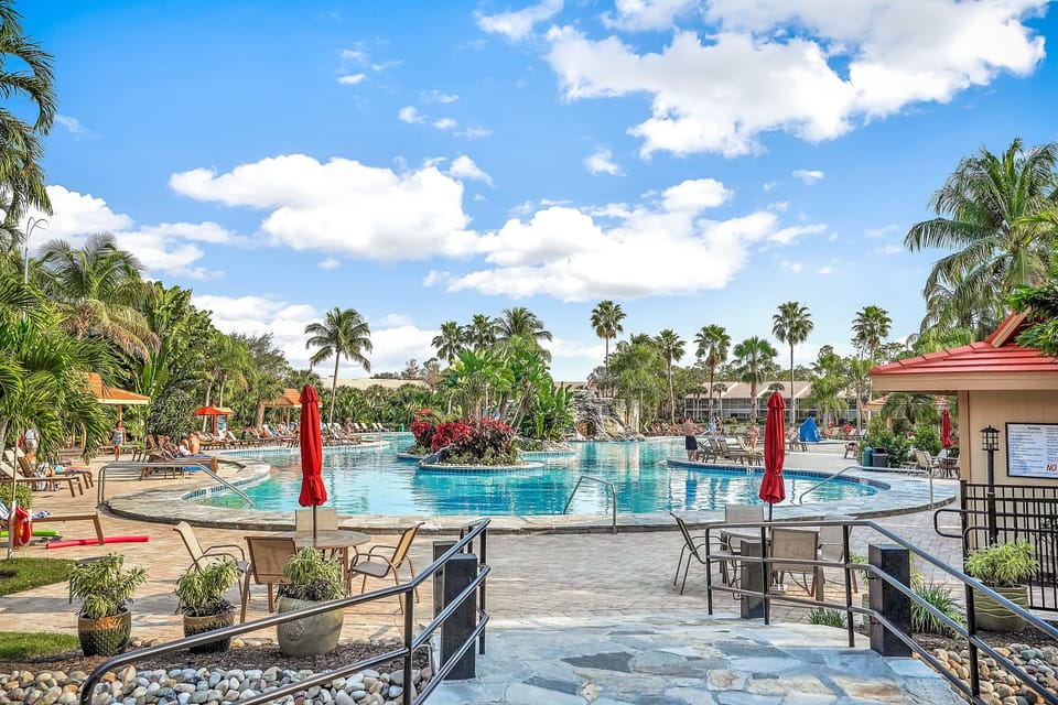 Huge resort-type salt-water pool.