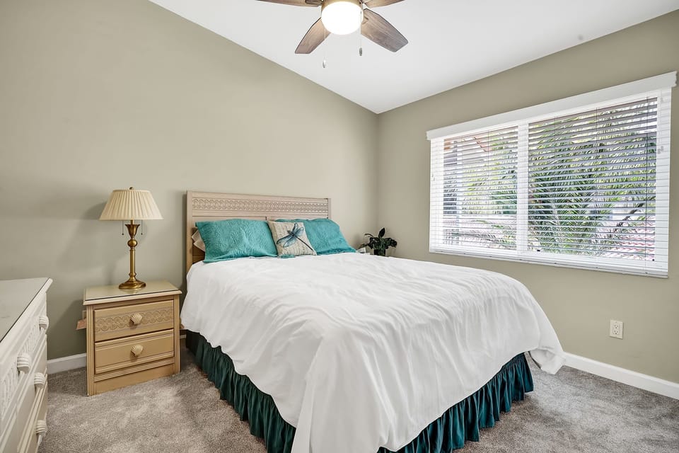 Second bedroom with queen bed.