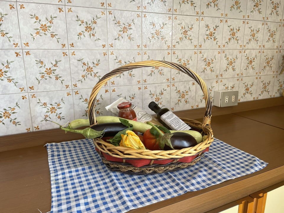 Furniture, Tableware, Product, Table, Fruit, Wood, Yellow, Rectangle, Dishware, Food