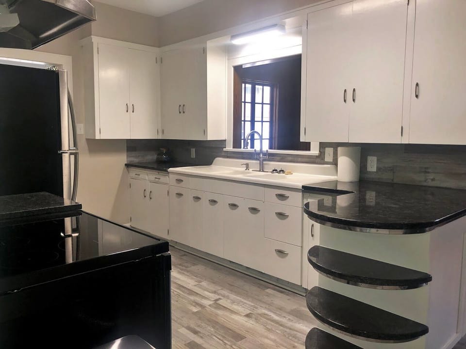 Kitchen has new appliances, coffee & tea provided.  