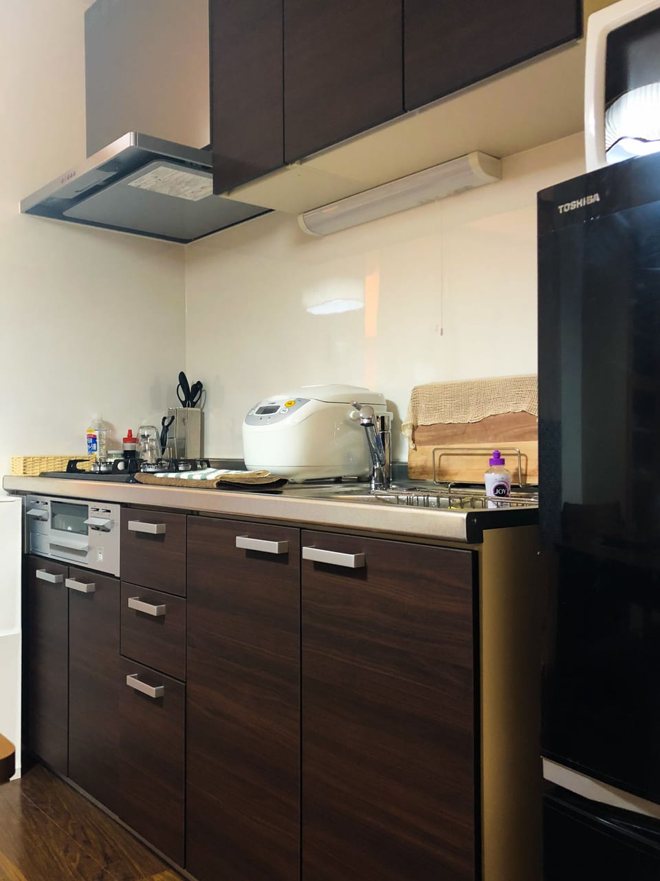 Fridge, microwave, stovetop, electric kettle