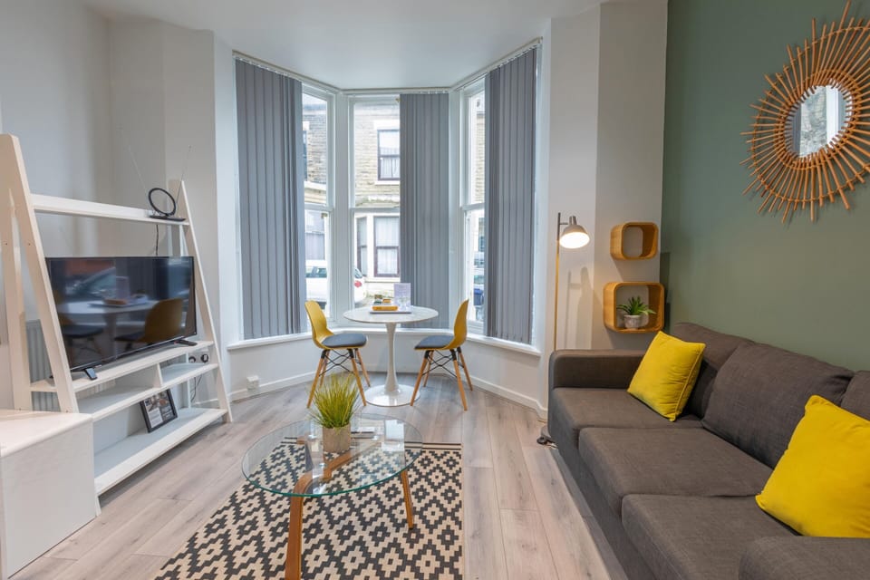 Superior Apartment, Private Bathroom (Sunnyside at City Haven) | Lounge