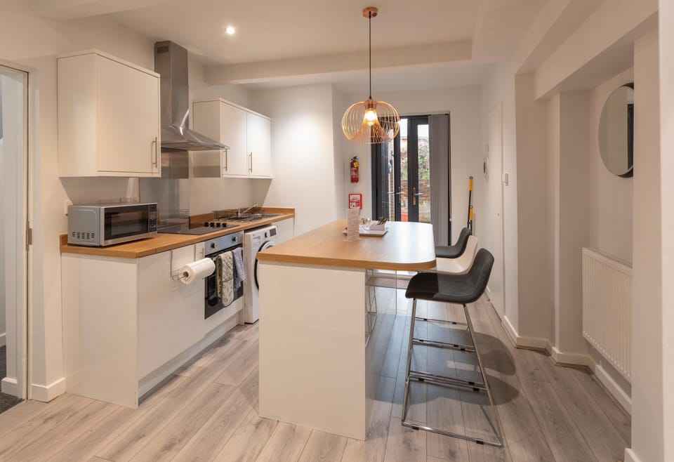 Apartment, Private Bathroom (The Courtyard City Haven ) | Dining