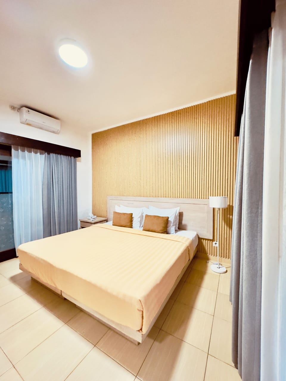 Superior Room | Minibar, WiFi (free), bed sheets