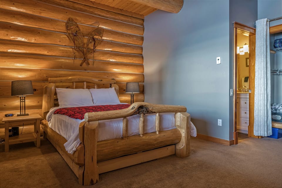 Premium bedding, pillowtop beds, in-room safe, blackout drapes