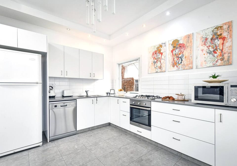 Spacious modern kitchen