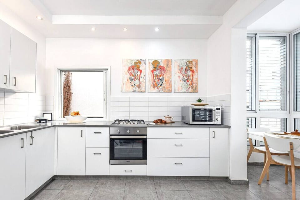 Spacious modern kitchen
