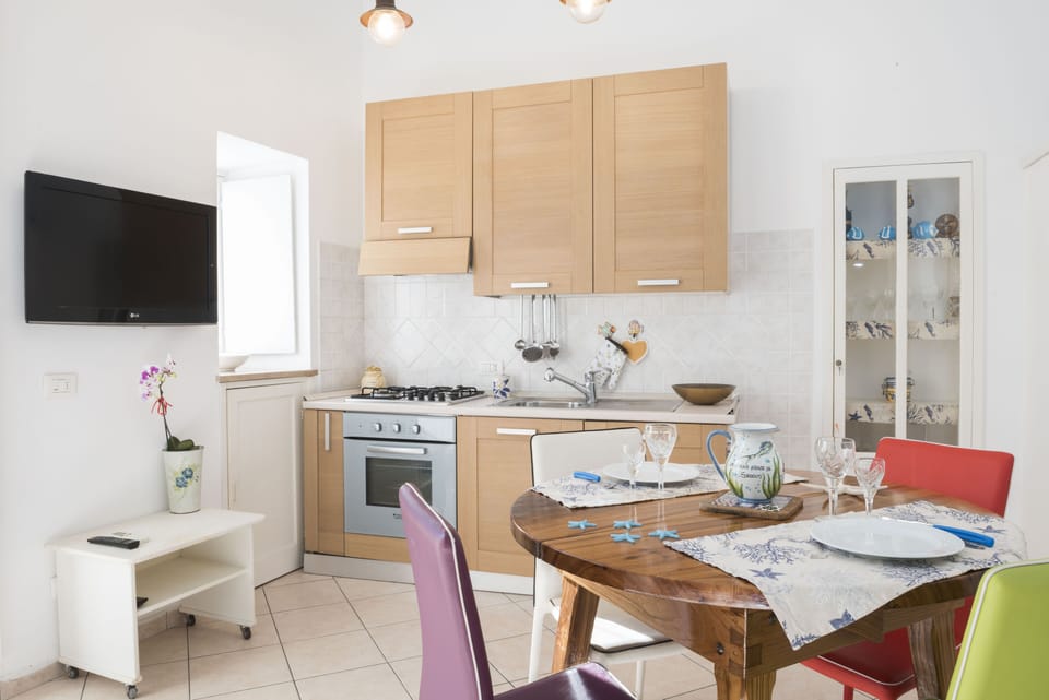 Apartment, 1 Bedroom, Terrace, Mountain View | Private kitchen | Full-size fridge, stovetop, coffee/tea maker, cookware/dishes/utensils