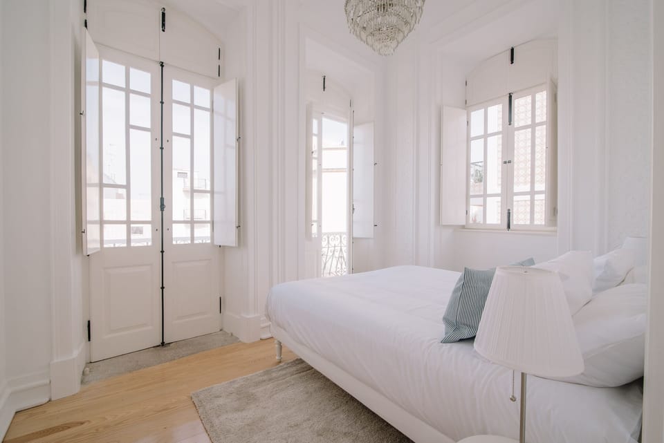 Deluxe Room | Blackout drapes, soundproofing, iron/ironing board, free WiFi