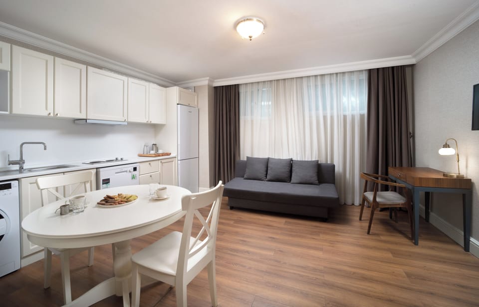Economy Double Room, 1 Bedroom | City view