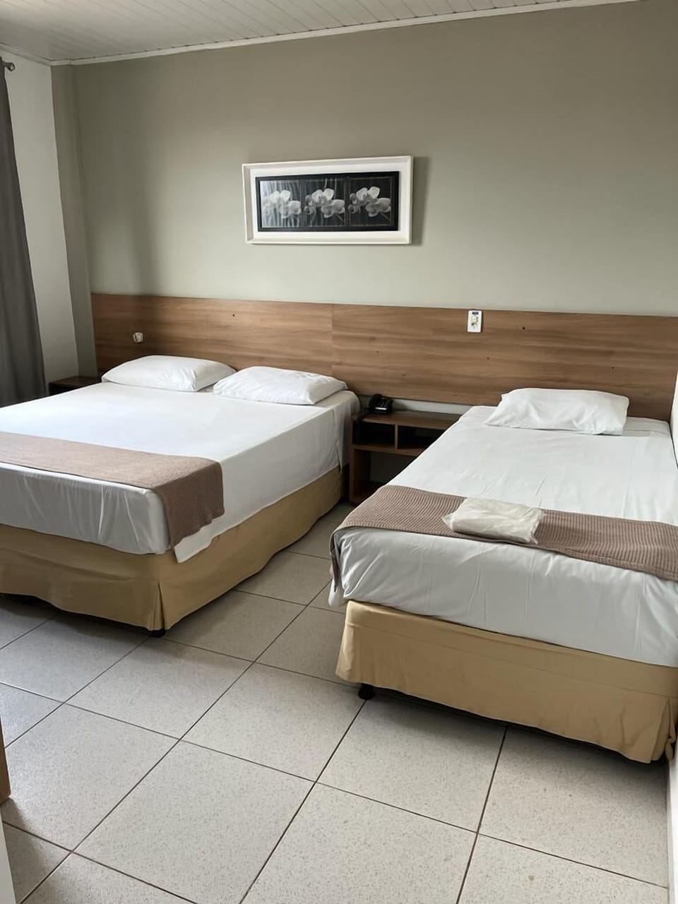 STANDARD TRIPLE (1CSL + 1SOLT) | Minibar, in-room safe, desk, WiFi (free)