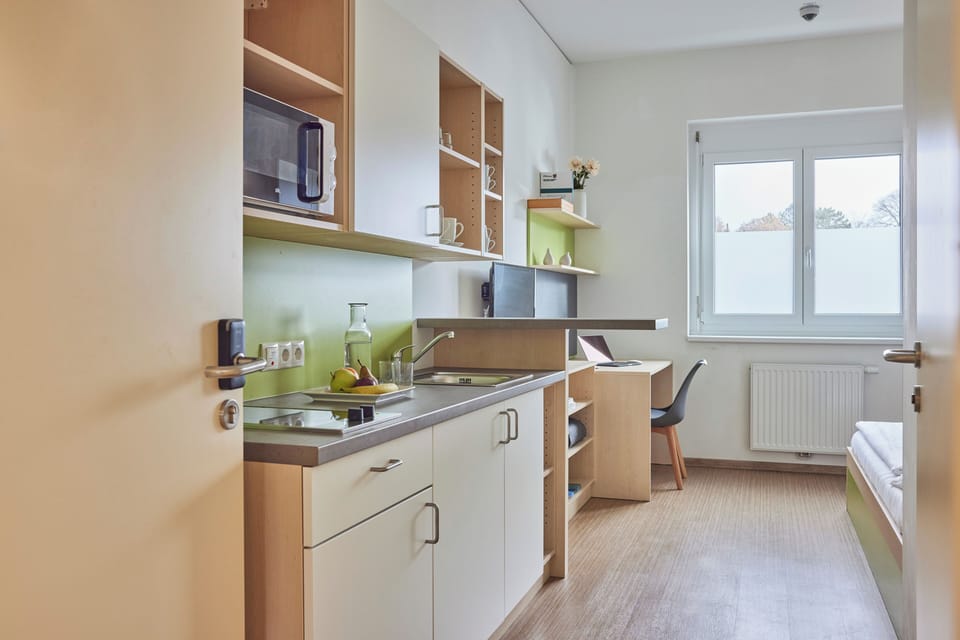 Fridge, microwave