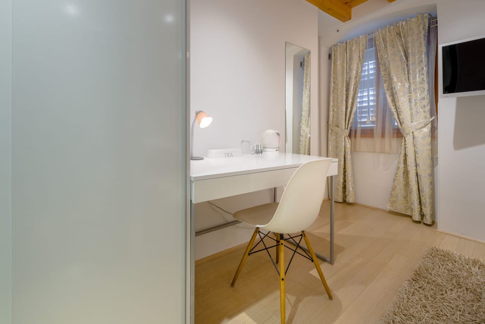 Villa Valeria | In-room safe, desk, free WiFi, bed sheets