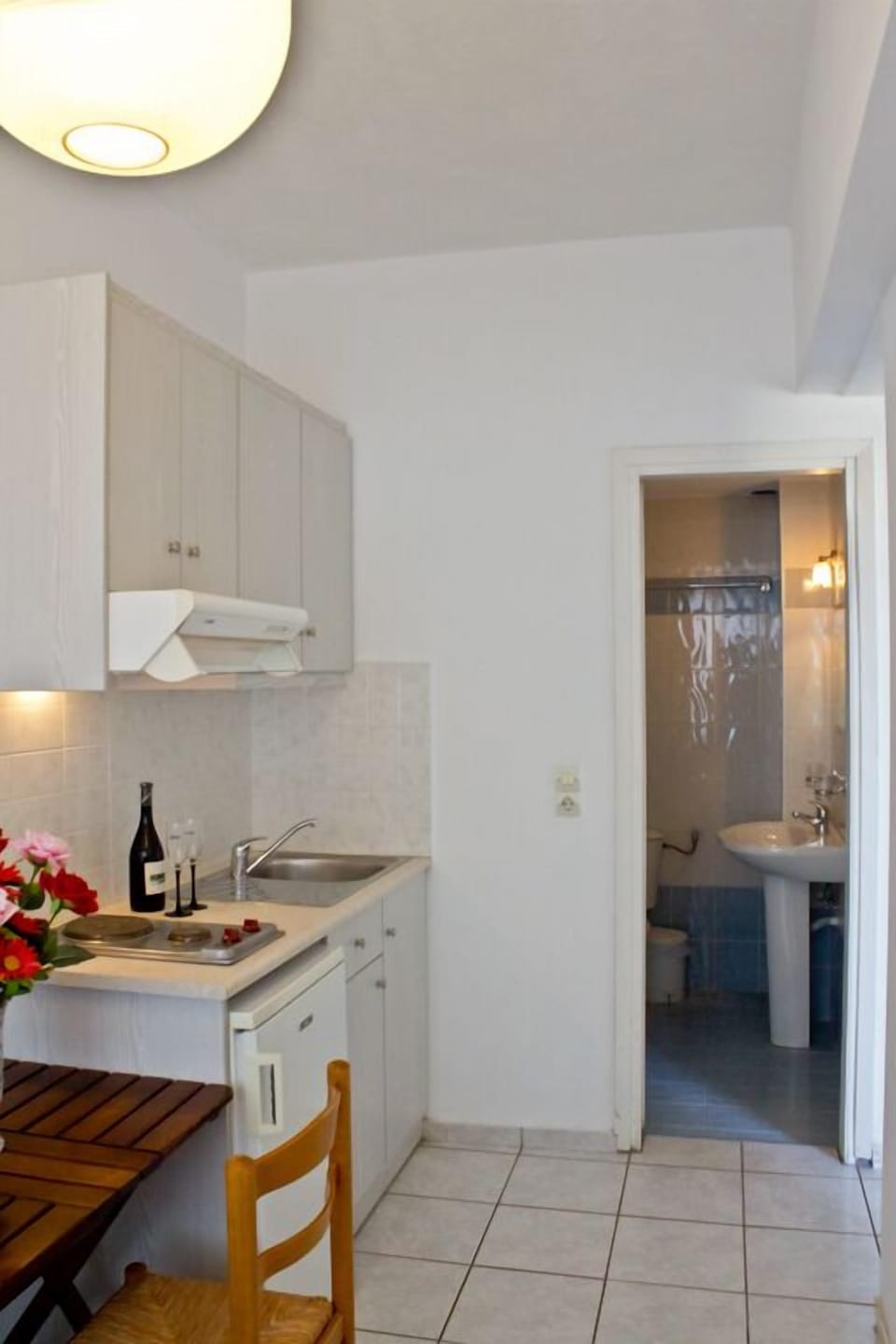 Studio | Private kitchenette | Electric kettle