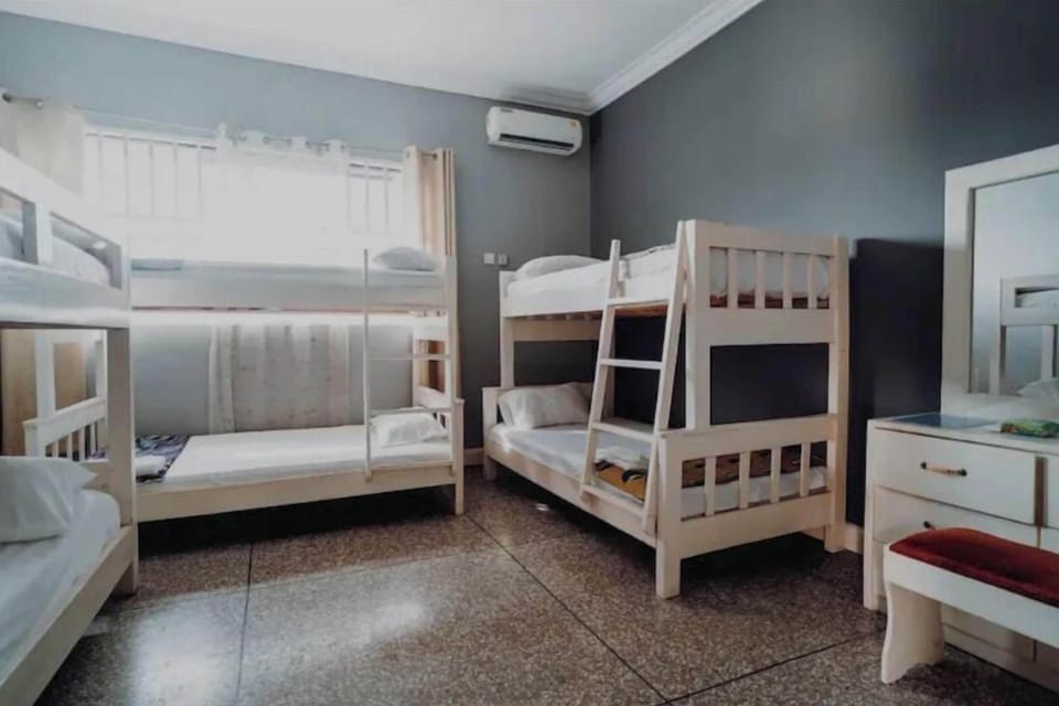 Iron/ironing board, WiFi (free)