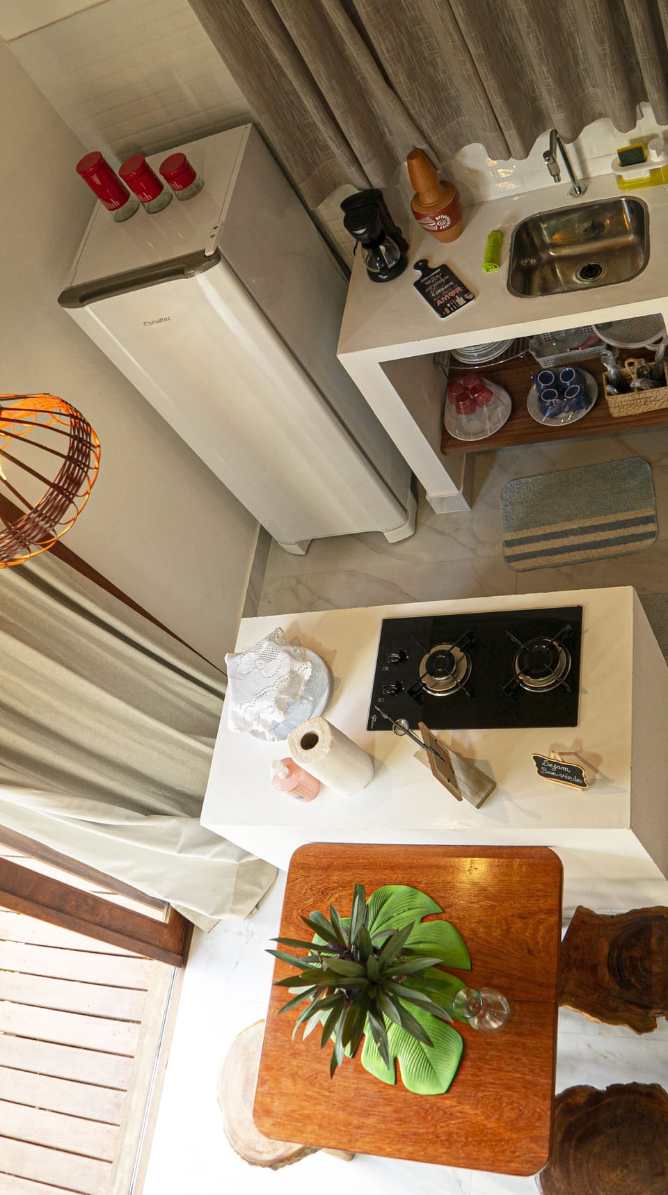 Fridge, microwave, stovetop, blender