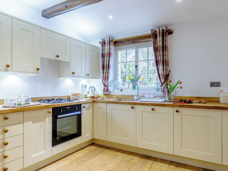Fully appointed fitted kitchen | Kilcot Coach House, Lower Kilcot, near Wotton-under-Edge