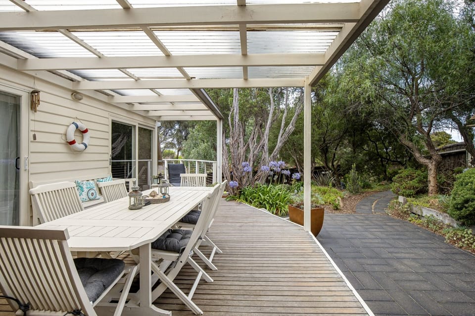 Outdoor Undercover Entertaining