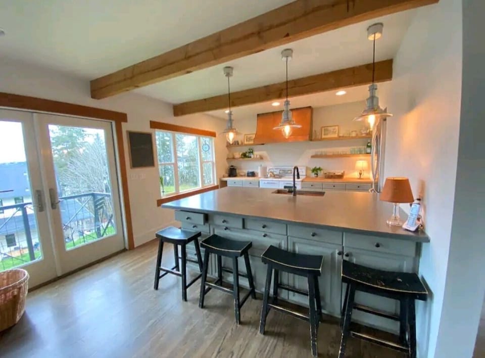 Kitchen island.