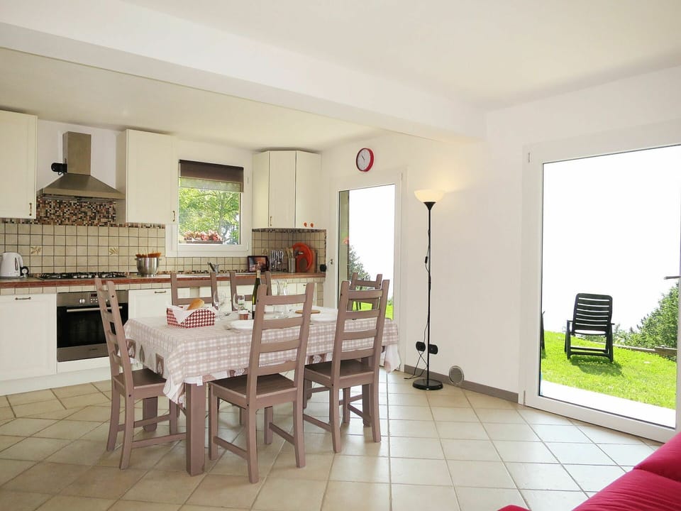 Property, Room, Furniture, Interior Design, Building, House, Floor, Dining Room, Table, Real Estate