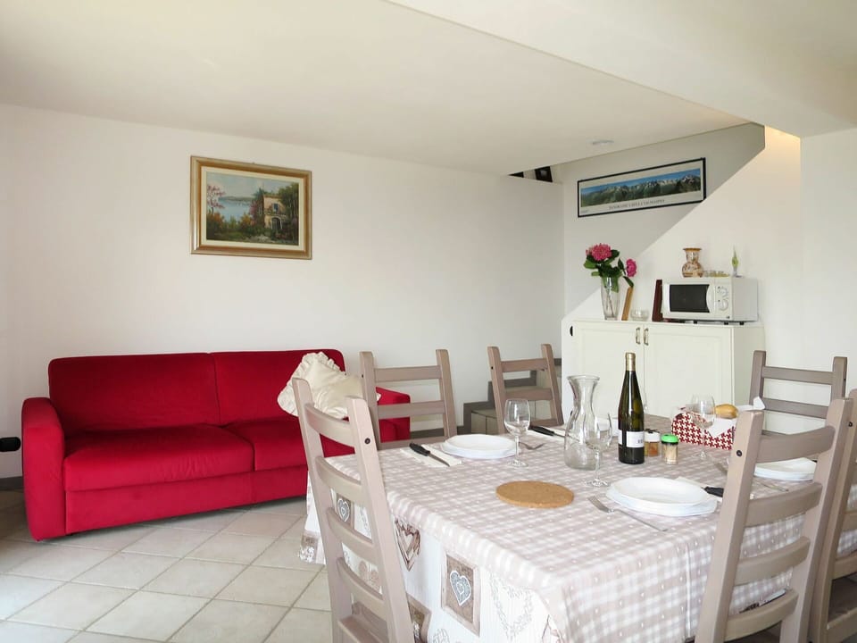 Room, Property, Furniture, Building, Interior Design, House, Real Estate, Table, Floor, Bedroom