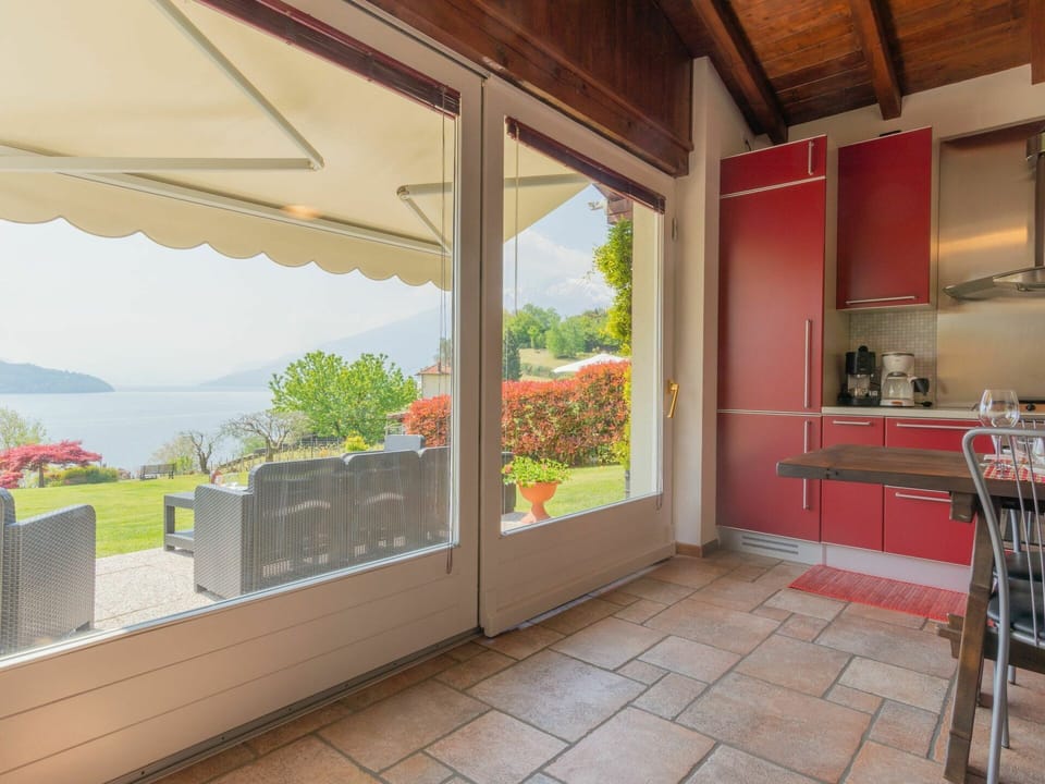 Building, Property, Plant, Wood, Shade, Lighting, Interior Design, Architecture, Sky, Floor