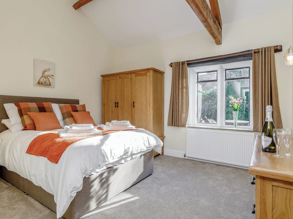 Attractive double bedroom | The Chicken Coop - Hewelsfield Court, Hewelsfield, near Lydney