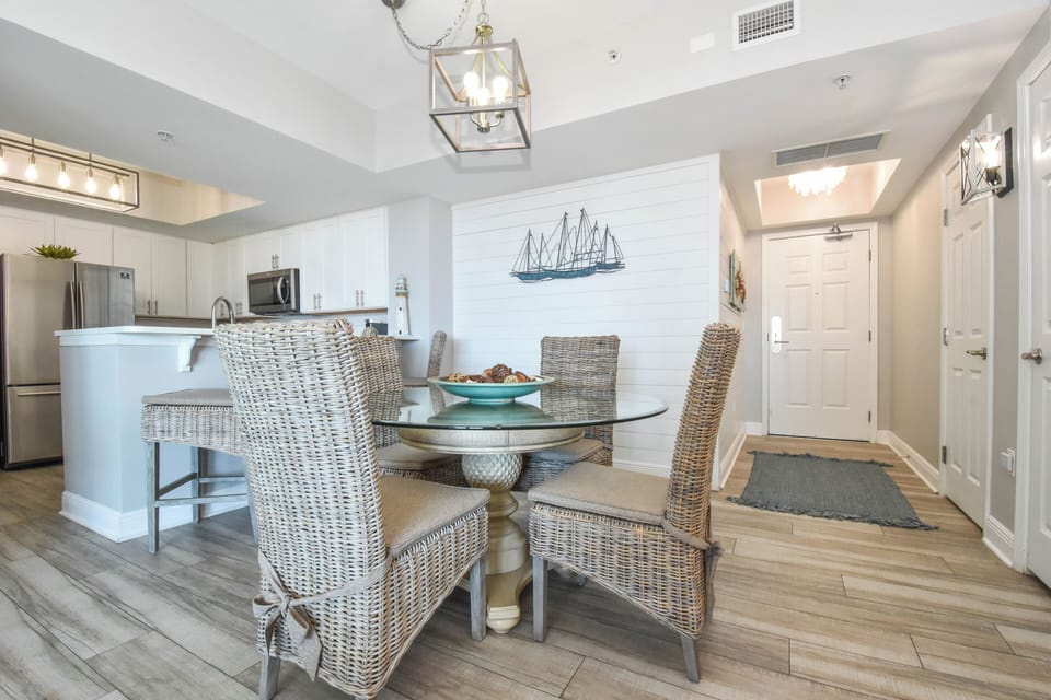 The Palms of Destin 1715 - Dining Area