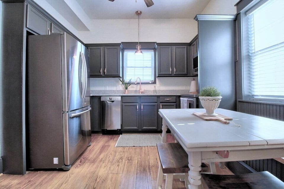 Full kitchen with brand new stainless steel appliances and granite countertops. 
