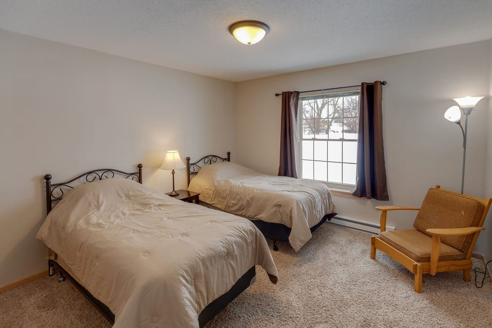 2 twin beds