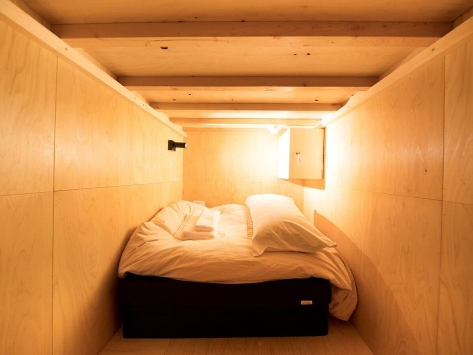 Shared Dormitory, Mixed Dorm, Non Smoking | In-room safe, desk, WiFi (free), bed sheets