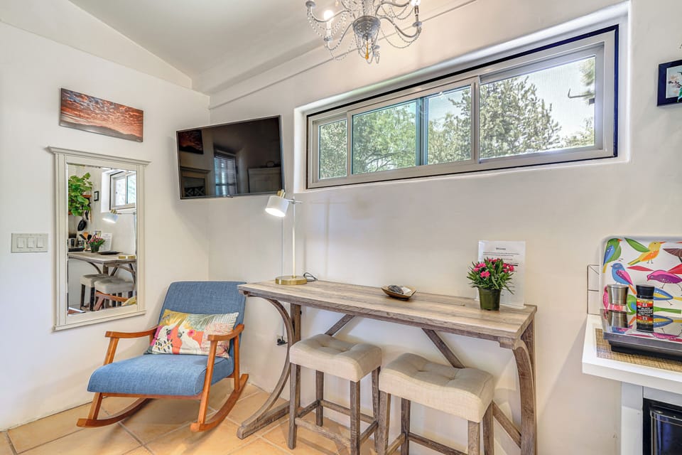 Dining Area | 50" Smart TV