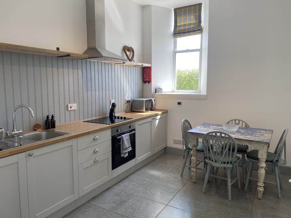 Apartment | Private kitchen | Fridge, microwave, oven, stovetop