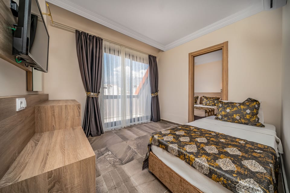 Standard Room | Soundproofing, free cribs/infant beds, free WiFi, bed sheets