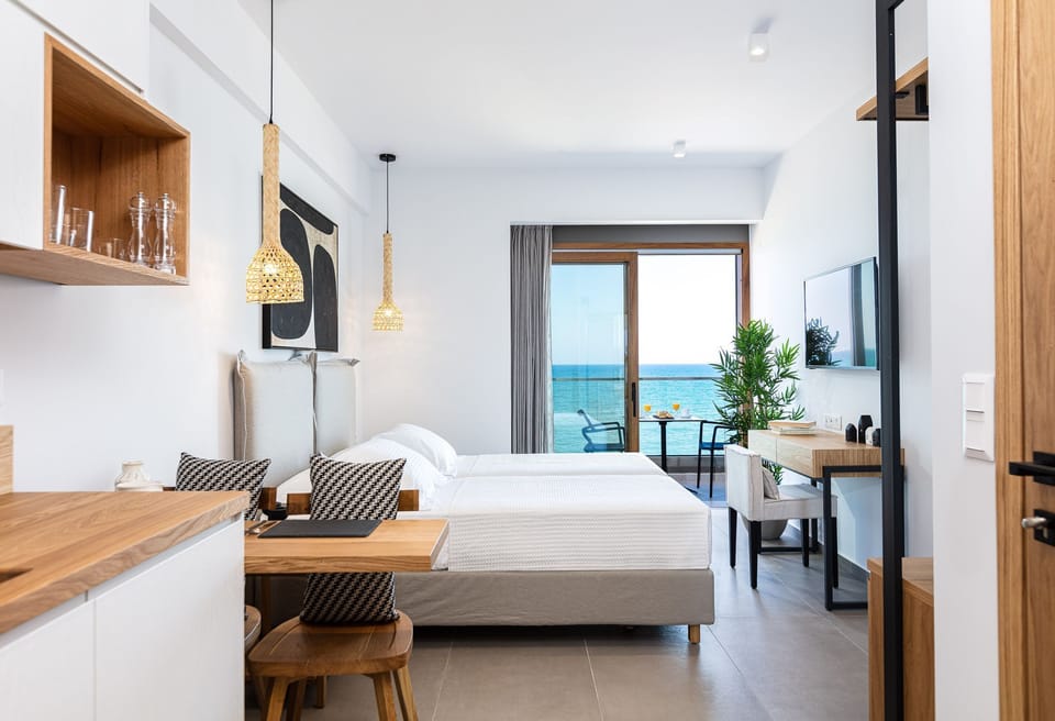 Superior Studio, Sea View | Soundproofing, iron/ironing board, free WiFi, bed sheets