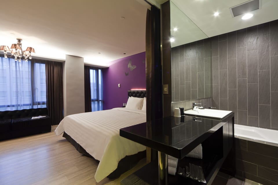 In-room safe, desk, blackout drapes, soundproofing