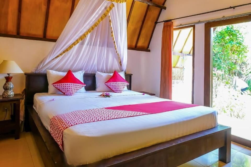 Desk, rollaway beds (surcharge), WiFi (free), bed sheets