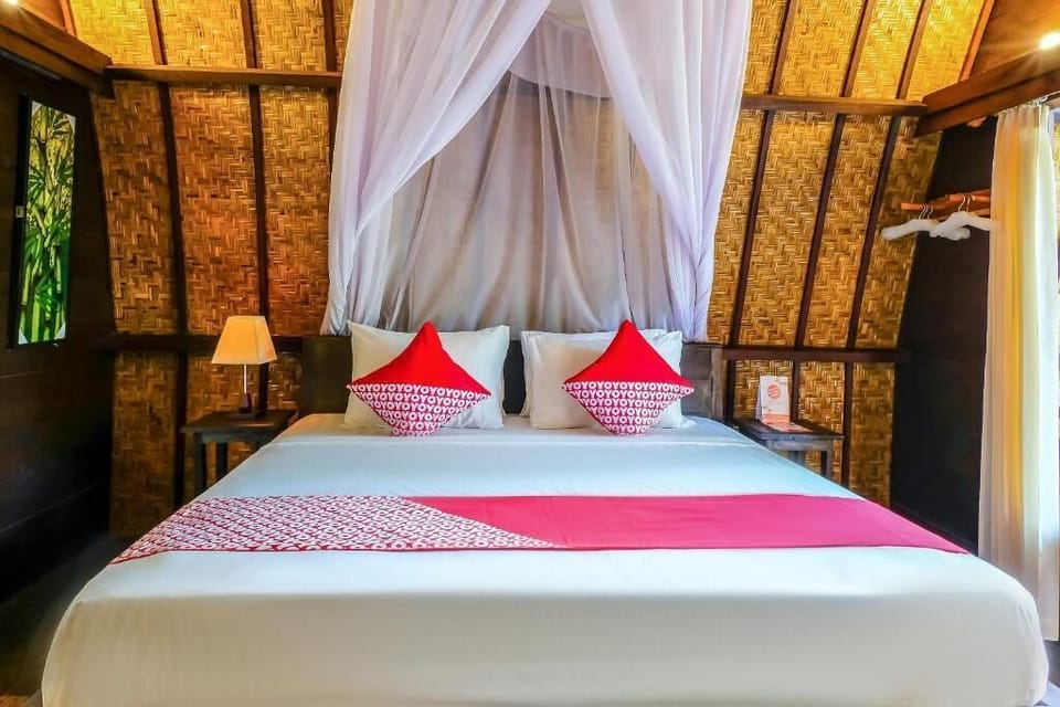 Desk, rollaway beds (surcharge), WiFi (free), bed sheets