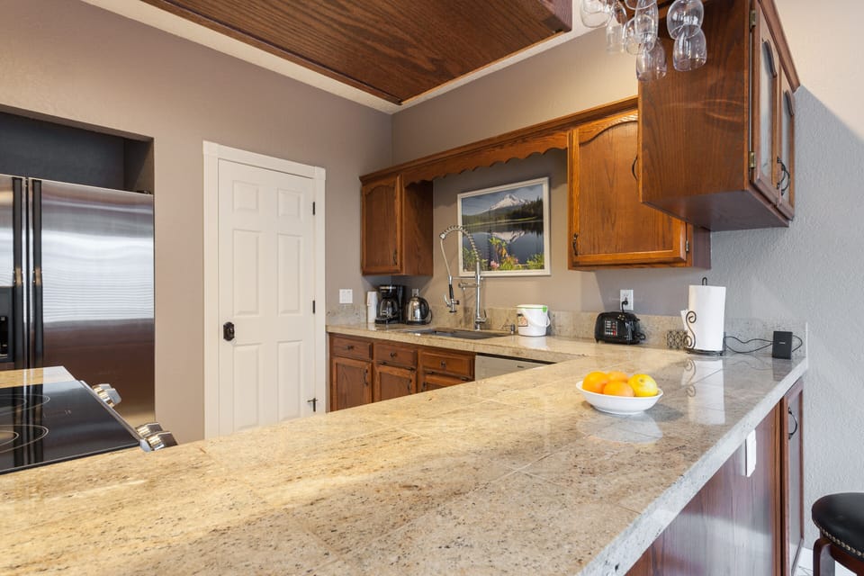 All Appliances, cookware, tableware supplied, with dishwasher, farm-style sink and coffee maker