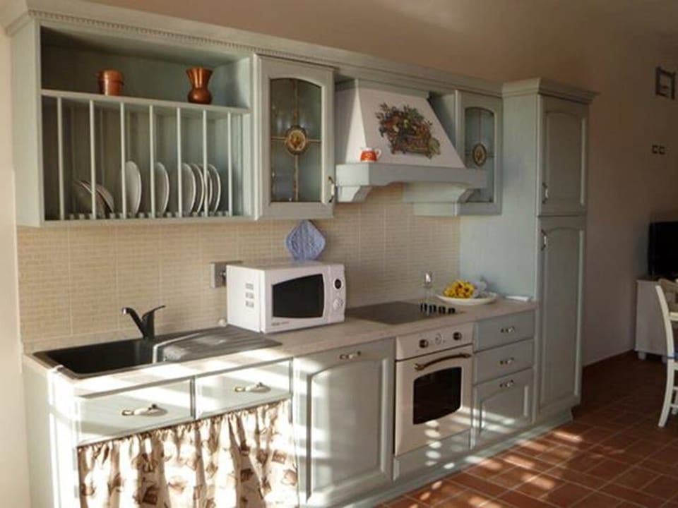 Apartment, 2 Bedrooms (Grano) | Private kitchen | Full-size fridge, microwave, oven, stovetop